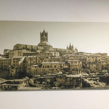 Casa Vittoria - A Pochi Passi Da Porta Romana Leilighet Siena Eksteriør bilde